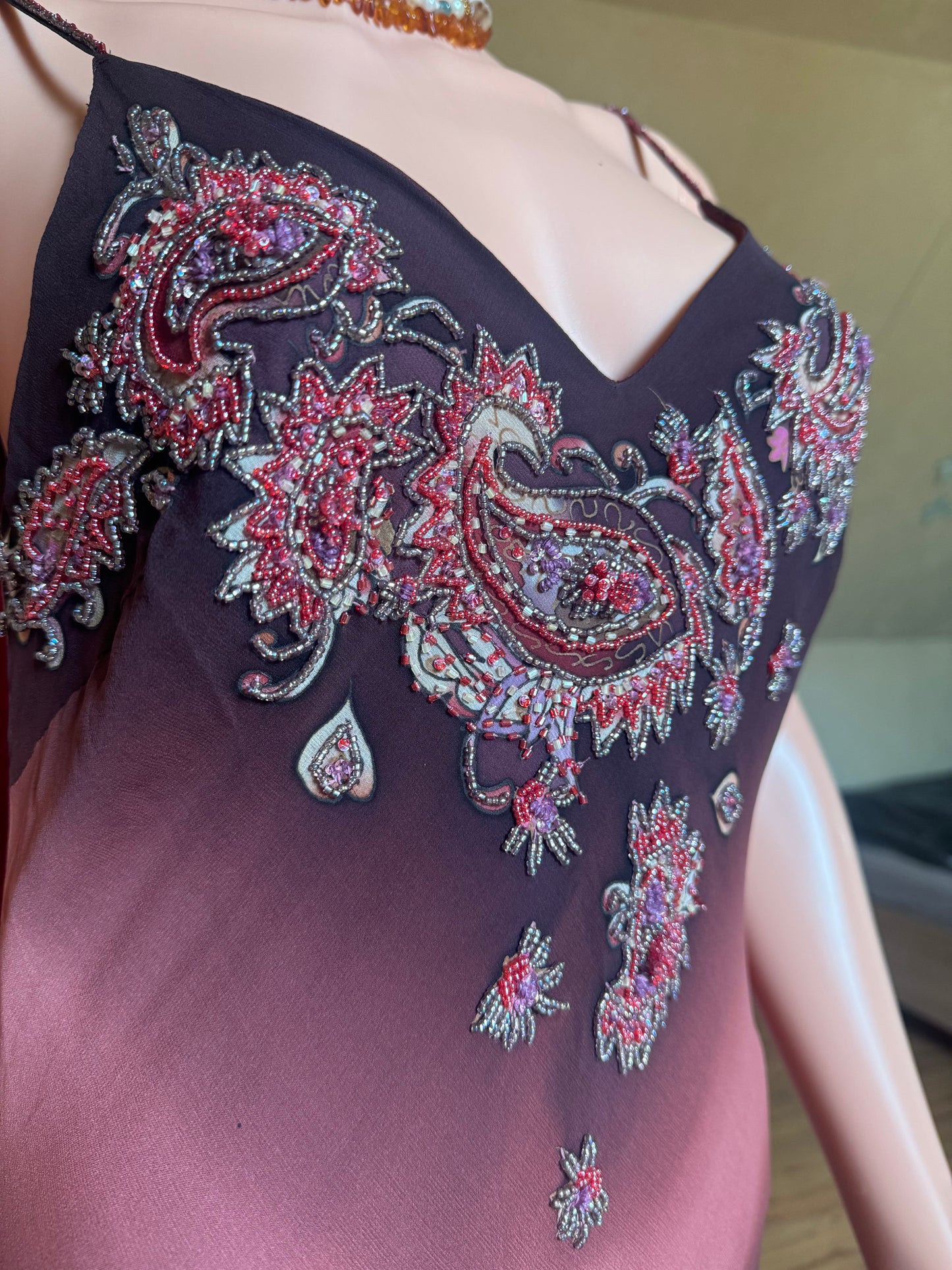 Elegant Evening Dress with Patterned Embroidery