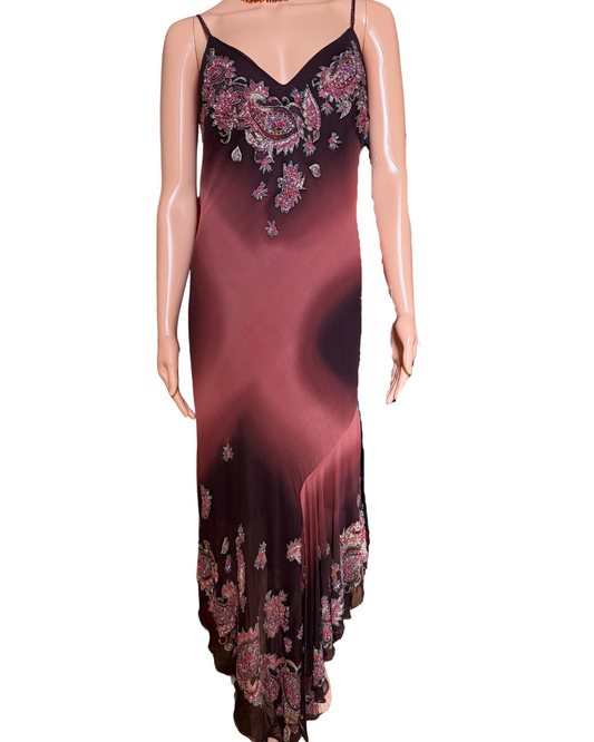 Elegant Evening Dress with Patterned Embroidery